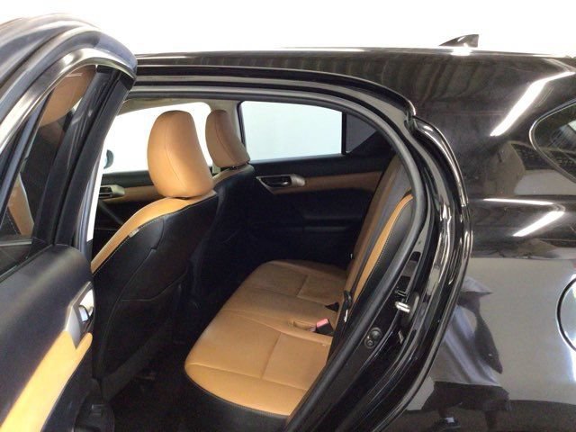 Used 2014 Lexus CT 200h FWD image 10