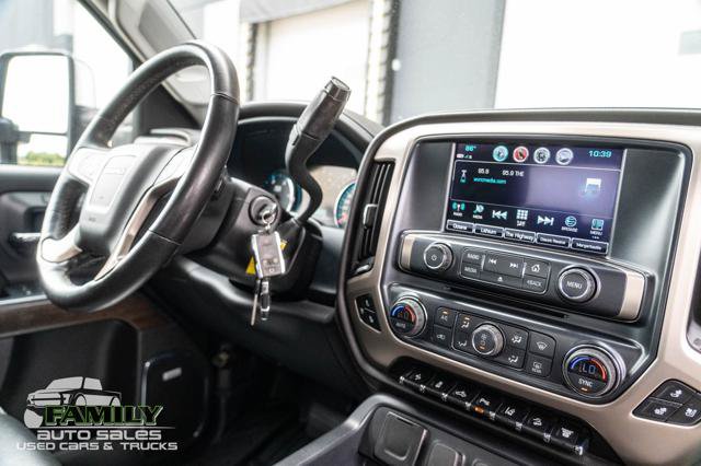 Used 2019 GMC Sierra 2500 Denali w/ Duramax Plus Package AWD/4WD image 27