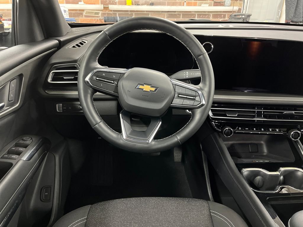 Used 2024 Chevrolet Traverse LT w/ Trailering Package image 19