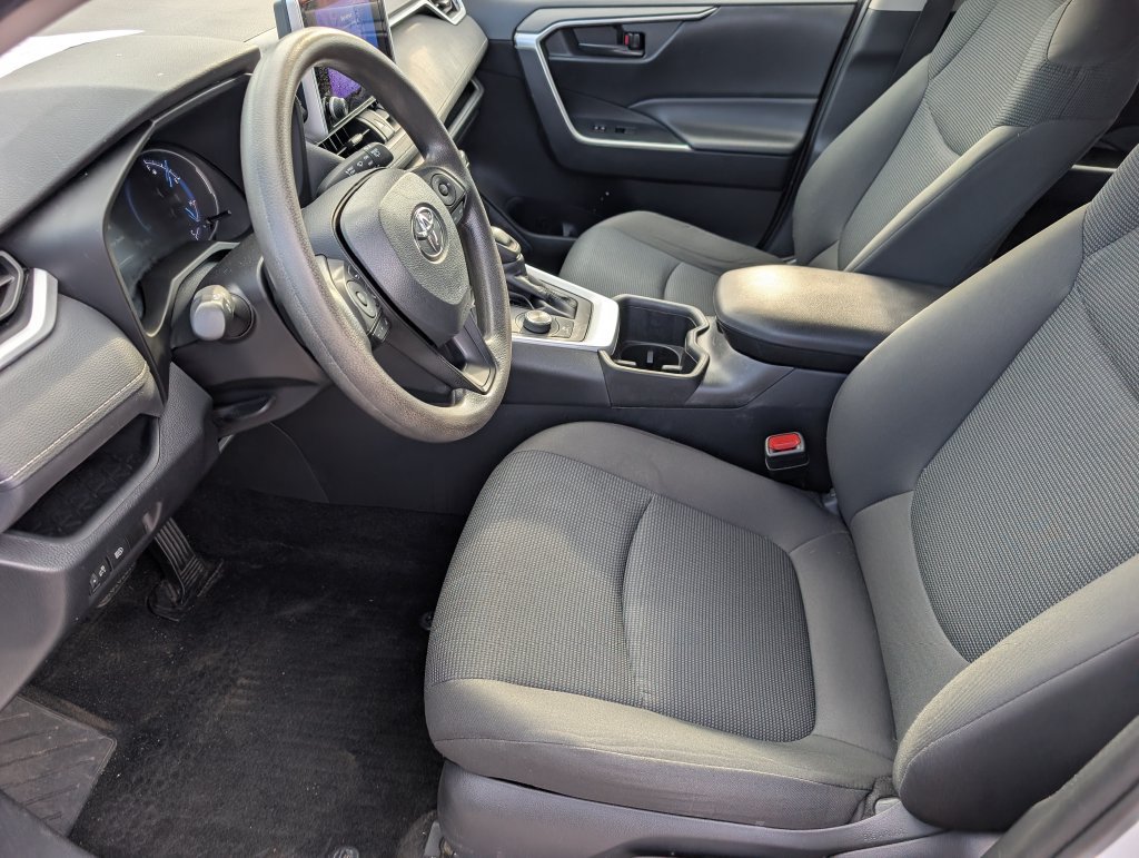 Used 2024 Toyota RAV4 LE AWD/4WD image 11