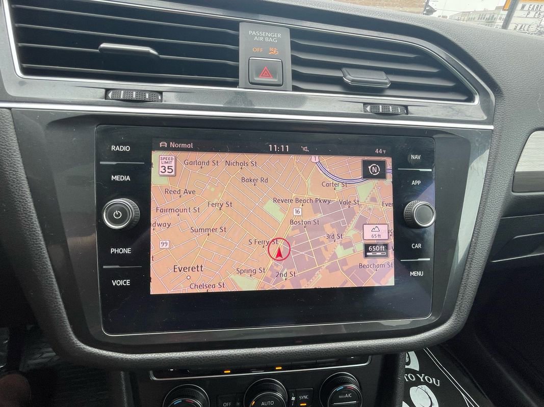 Used 2018 Volkswagen Tiguan SEL image 20