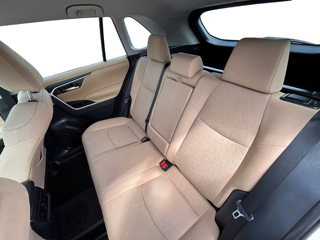 Used 2020 Toyota RAV4 XLE AWD/4WD image 13