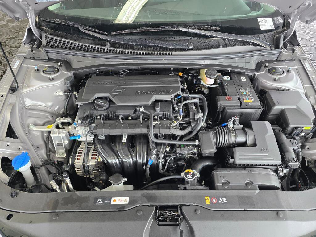 New 2026 Hyundai Elantra Limited image 12