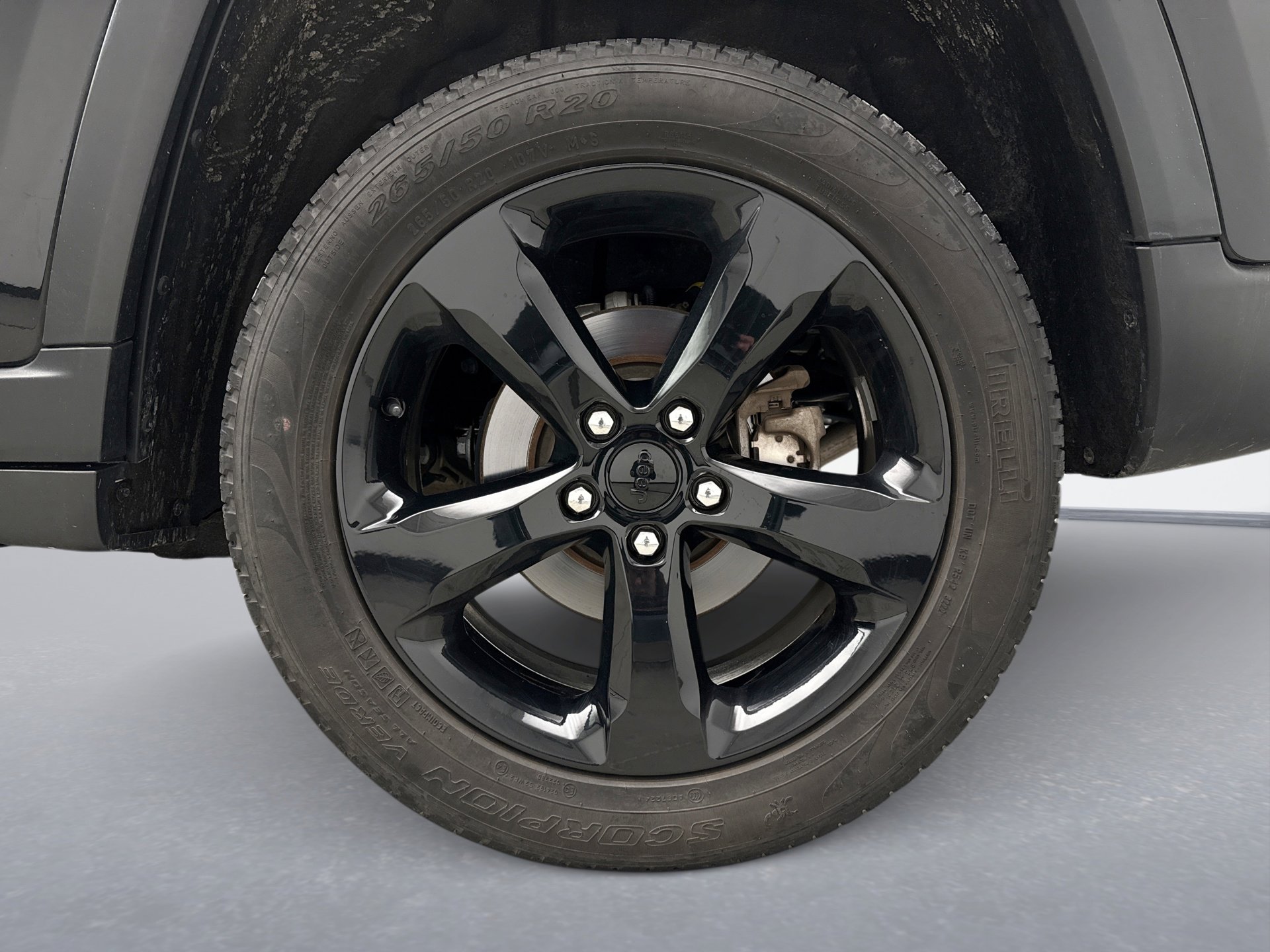 Used 2023 Jeep Grand Cherokee Limited w/ Black Appearance Package image 26