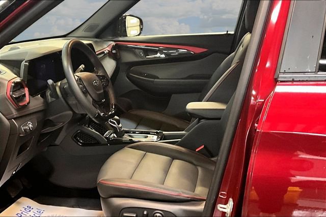 Used 2025 Chevrolet TrailBlazer RS w/ Convenience Package image 17