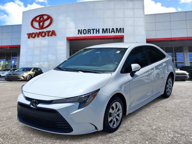 Used 2023 Toyota Corolla LE FWD image 2