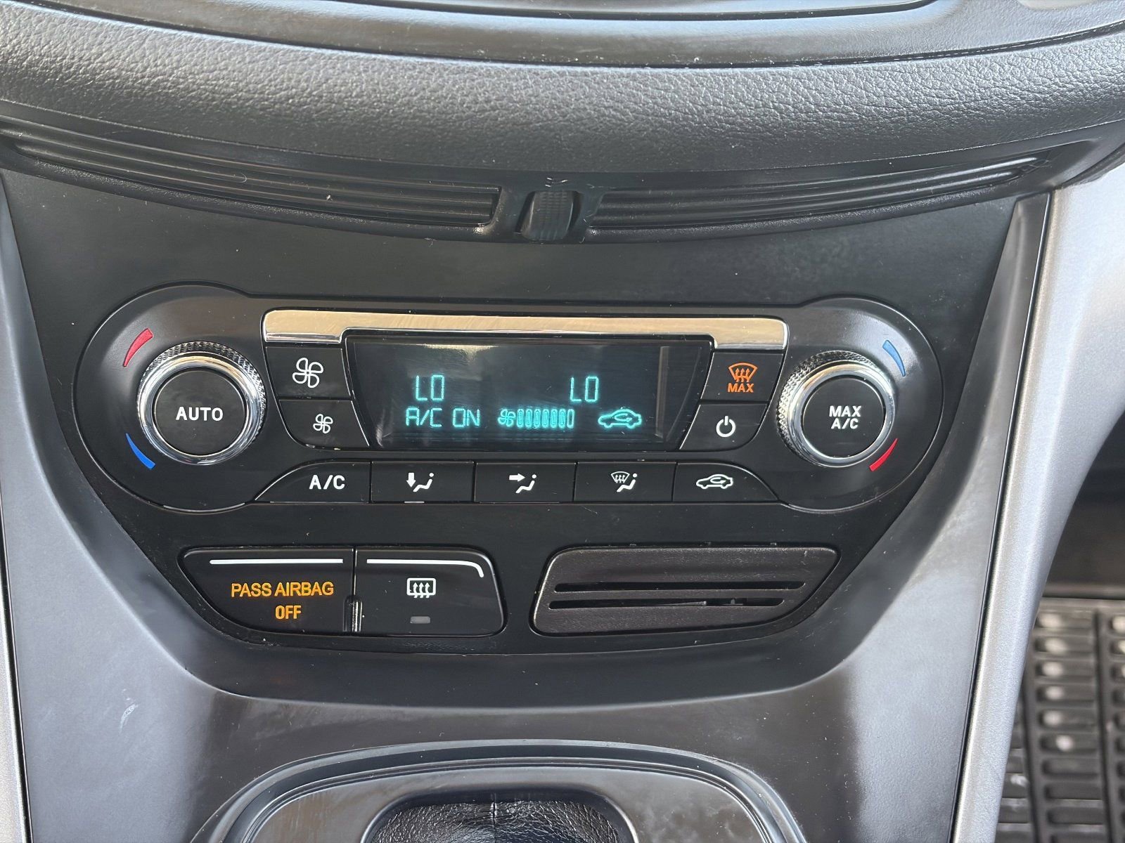 Used 2015 Ford Escape SE w/ Equipment Group 201A AWD/4WD image 29