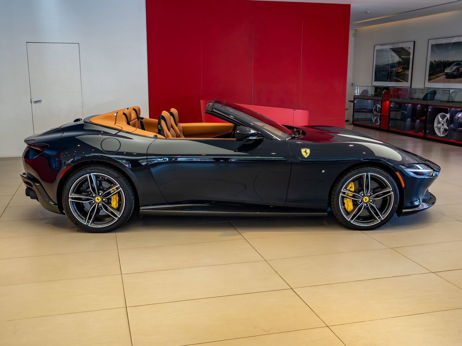 Used 2025 Ferrari Roma Spider RWD image 7
