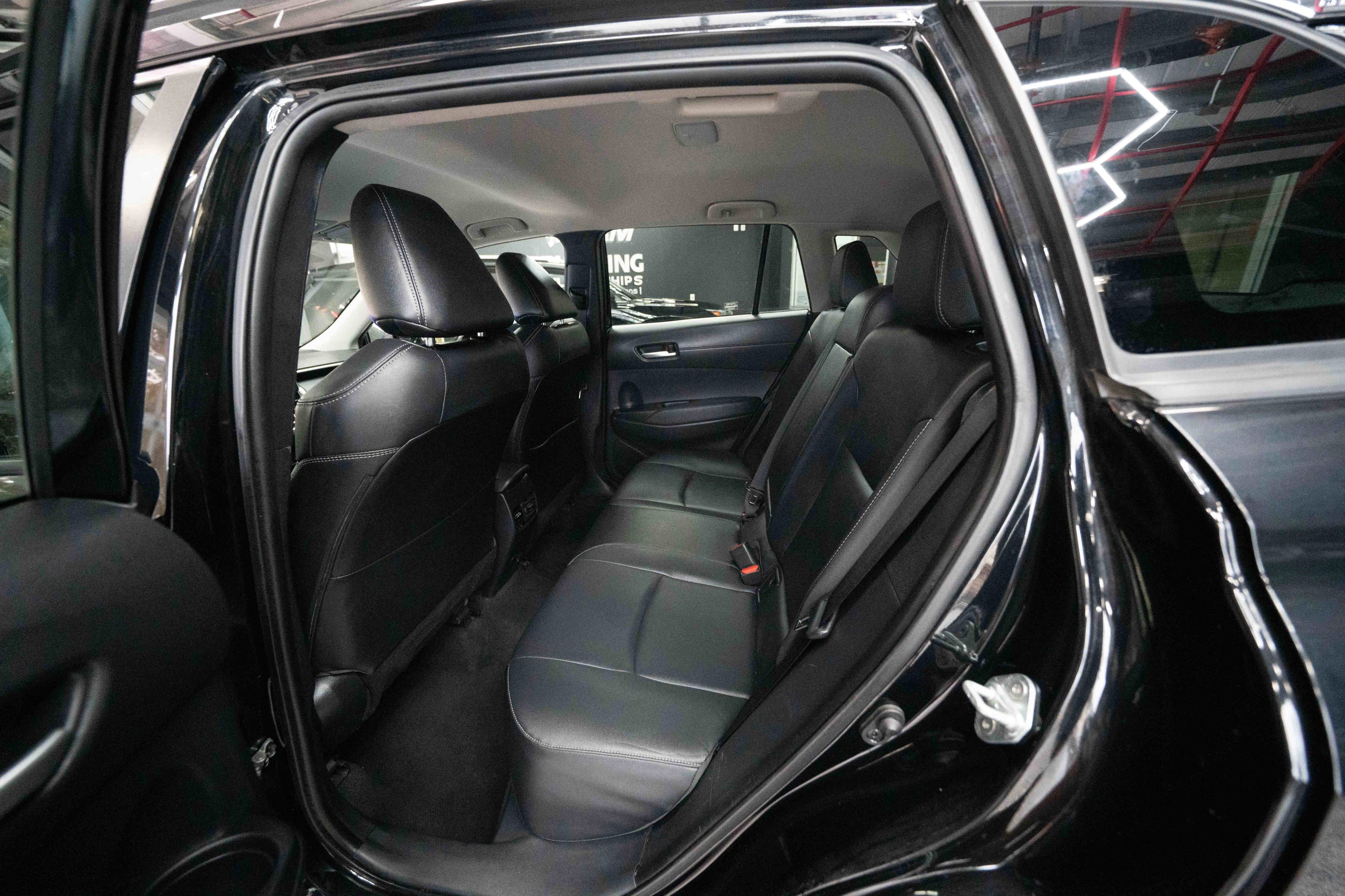 Used 2023 Toyota Corolla Cross XLE image 23