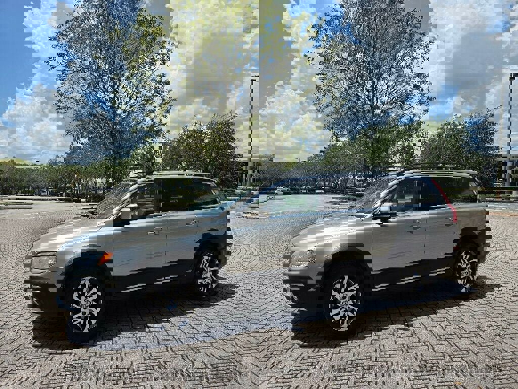 Used 2015 Volvo XC70 T5 Premier w/ Proximity Package FWD image 16