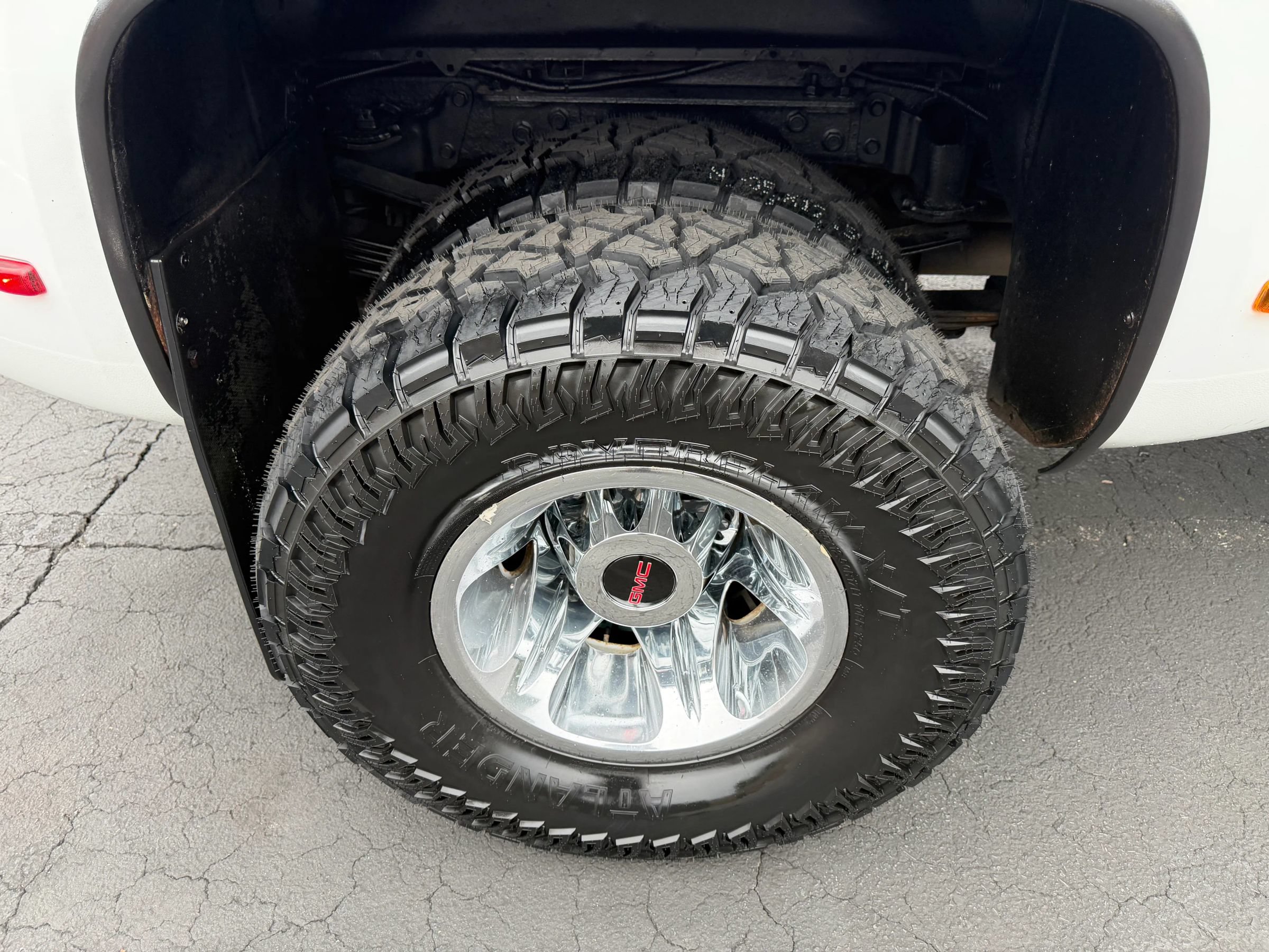 Used 2017 GMC Sierra 3500 SLE w/ SLE Preferred Package AWD/4WD image 13
