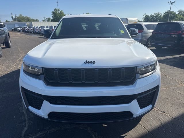 New 2026 Jeep Grand Cherokee Altitude RWD image 8
