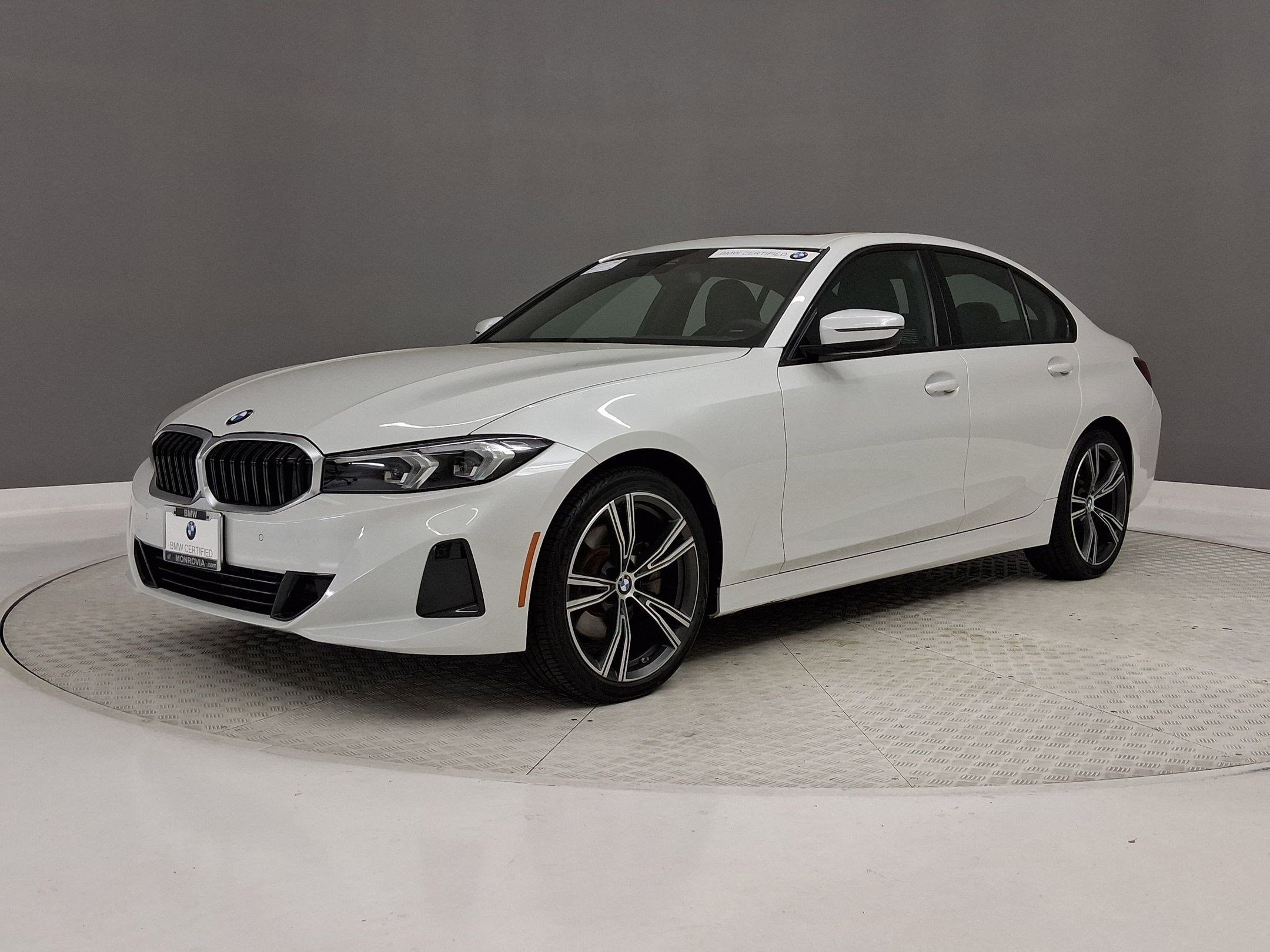 Used 2023 BMW 330i Sedan w/ Premium Package image 35