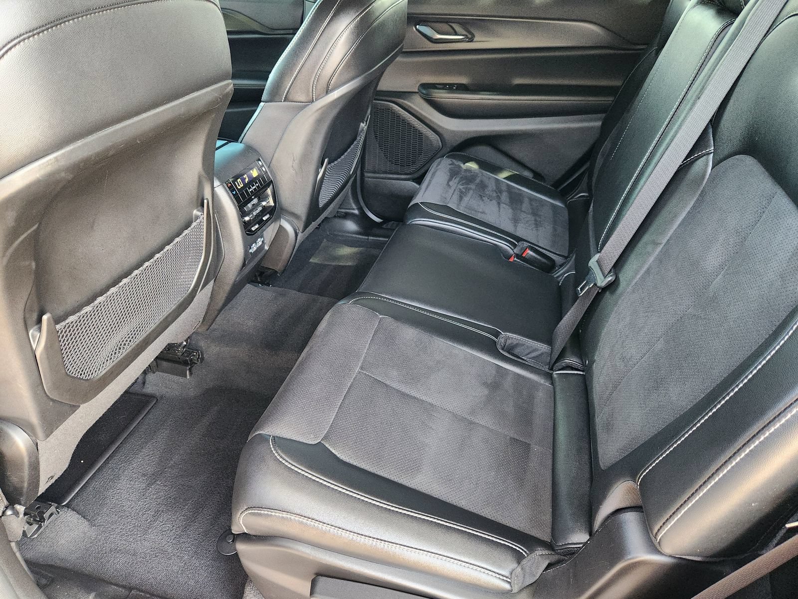 Used 2024 Jeep Grand Cherokee L Laredo AWD/4WD image 38