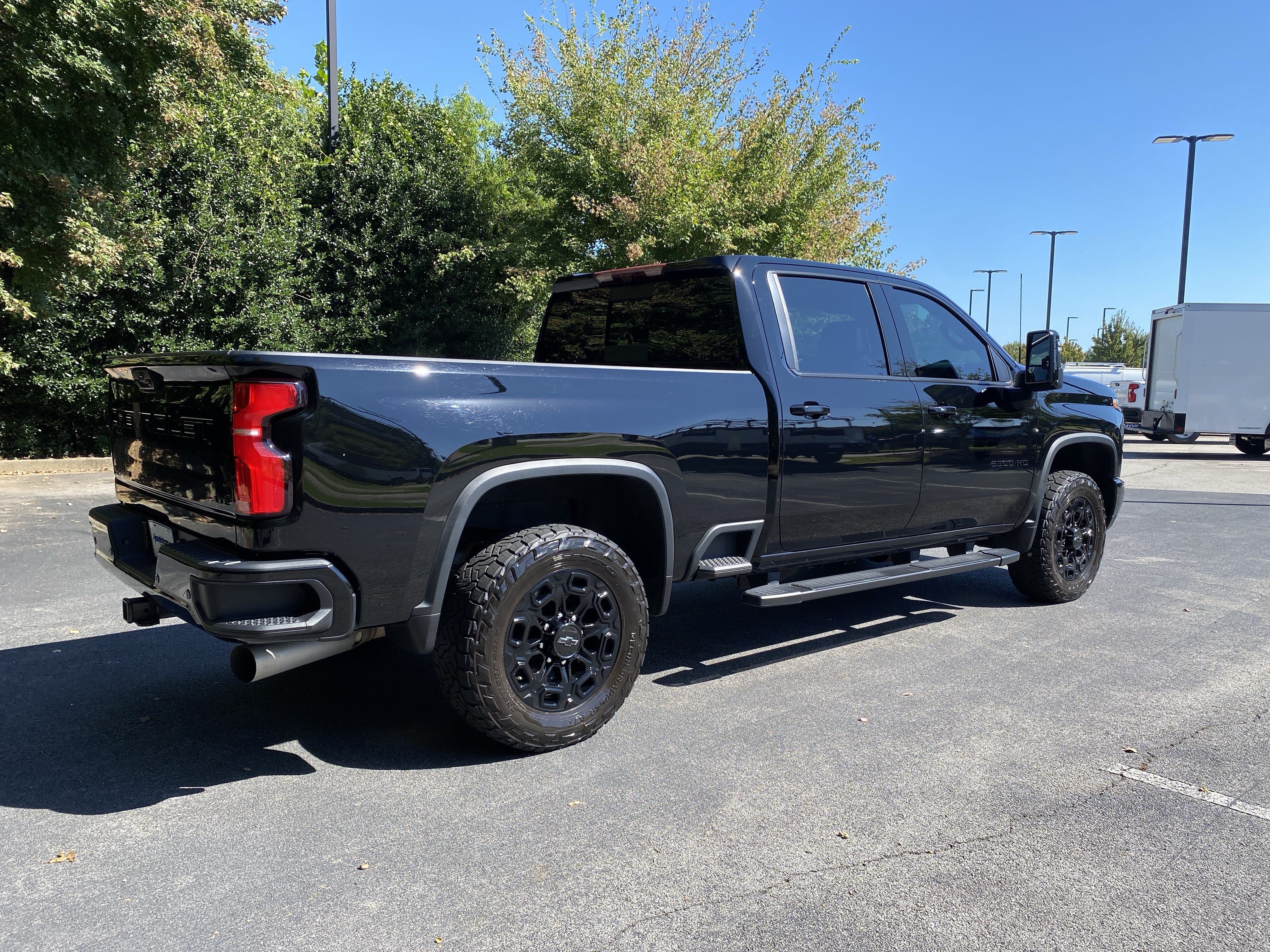 Used 2024 Chevrolet Silverado 2500 LTZ w/ LTZ Plus Package AWD/4WD image 9