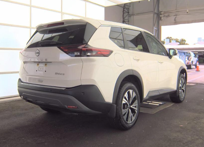 Used 2023 Nissan Rogue SV AWD/4WD image 6