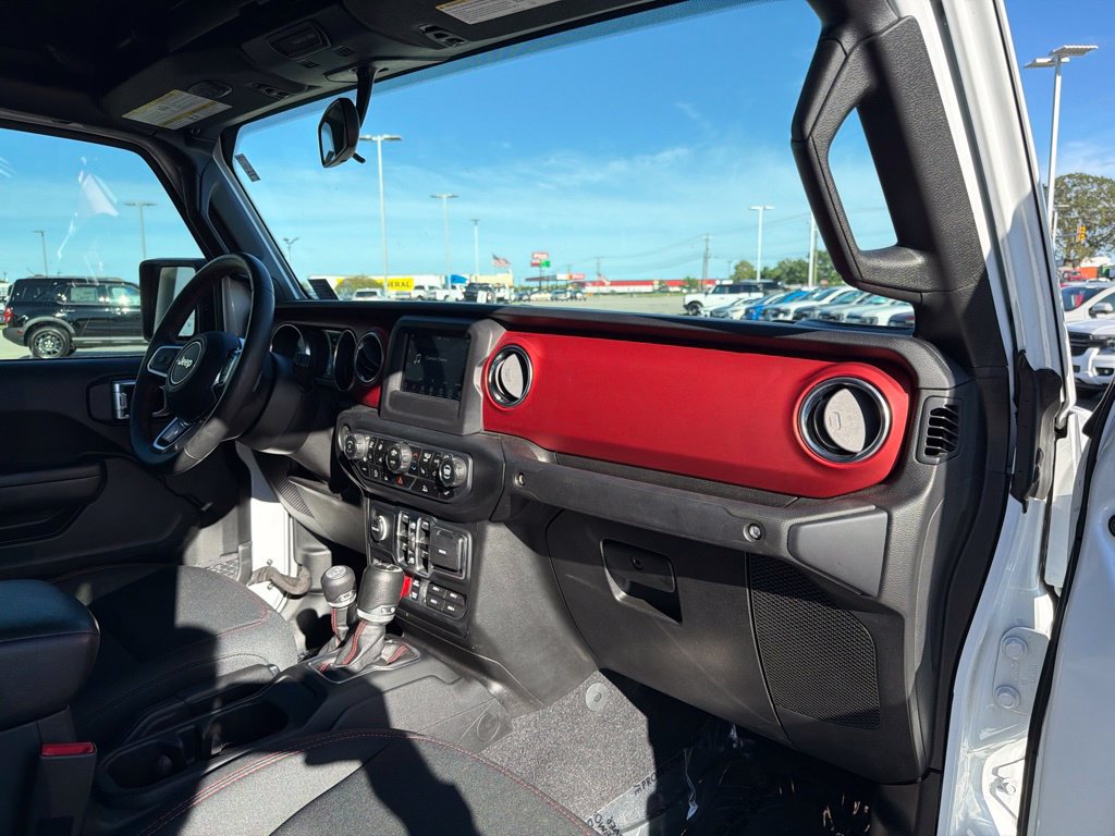 Used 2020 Jeep Gladiator Rubicon w/ Cold Weather Group AWD/4WD image 26