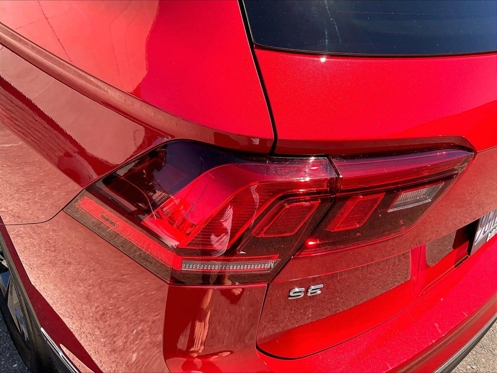 Certified 2023 Volkswagen Tiguan SE FWD image 28