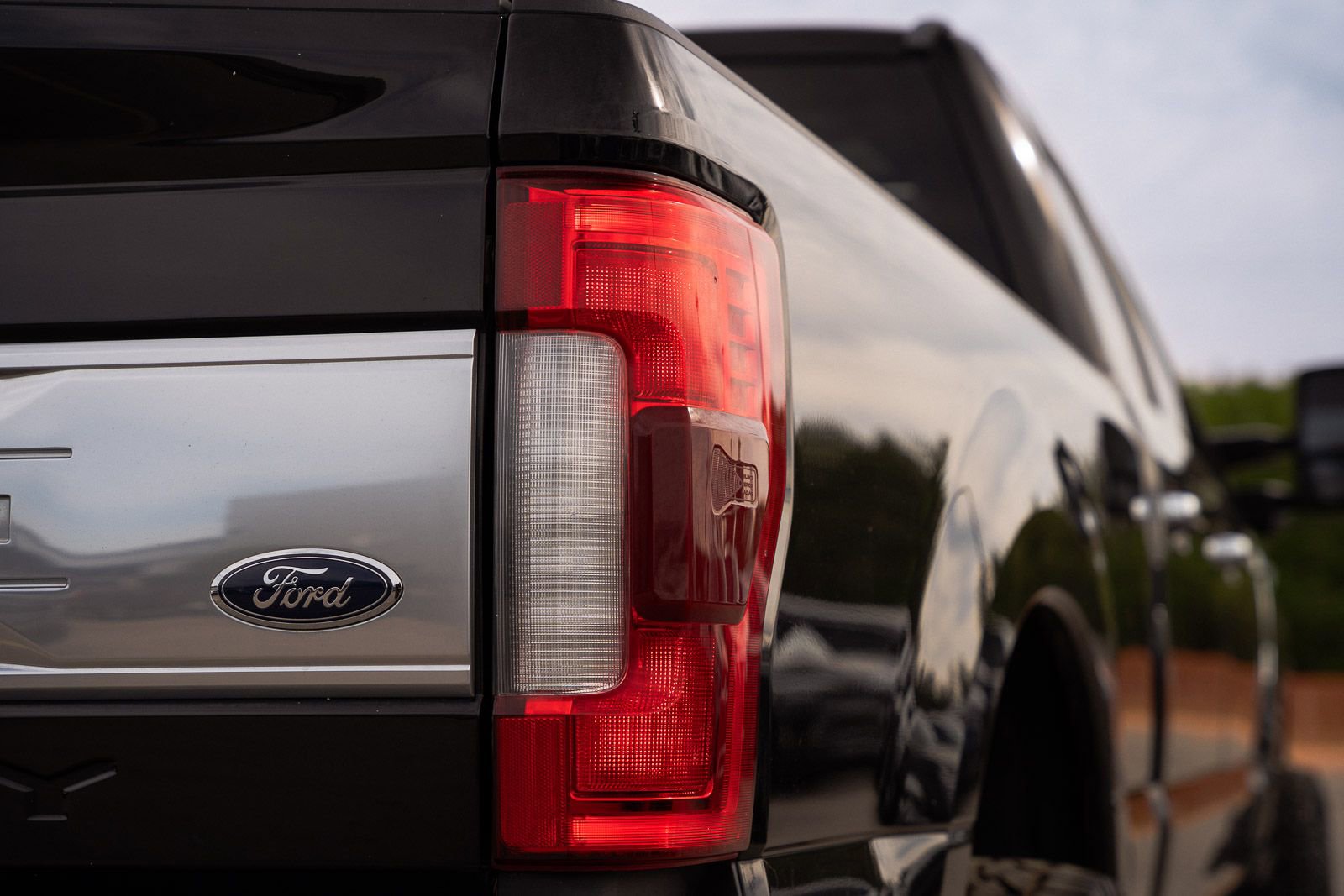 Certified 2019 Ford F250 Platinum w/ Platinum Ultimate Package AWD/4WD image 20