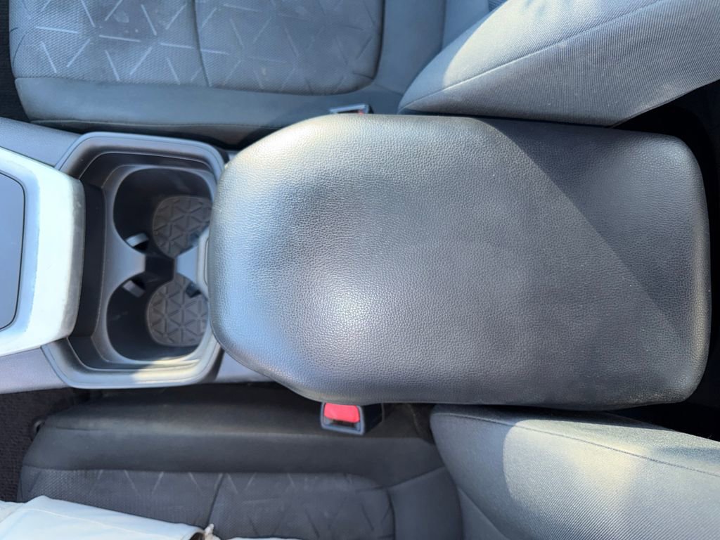 Used 2021 Toyota RAV4 XLE w/ Convenience Package FWD image 29