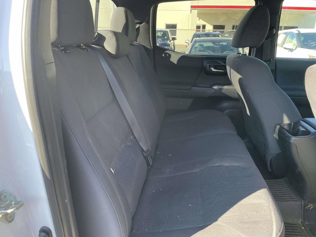 Used 2018 Toyota Tacoma TRD Sport image 40