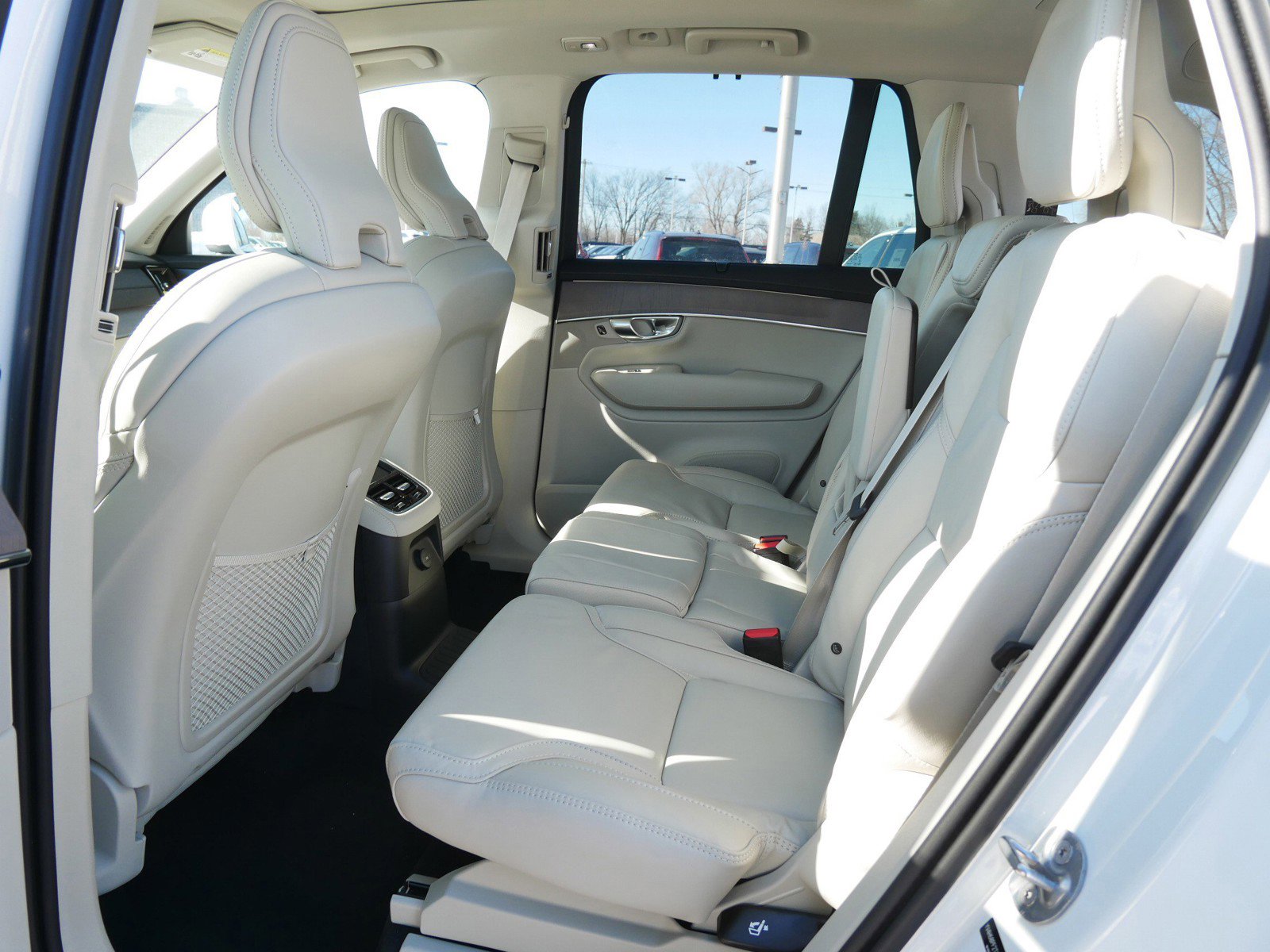 New 2026 Volvo XC60 T8 Plus w/ Climate Package image 16