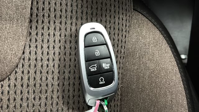 Used 2023 Hyundai Santa Fe SEL Convenience w/ Cargo Package AWD/4WD image 9