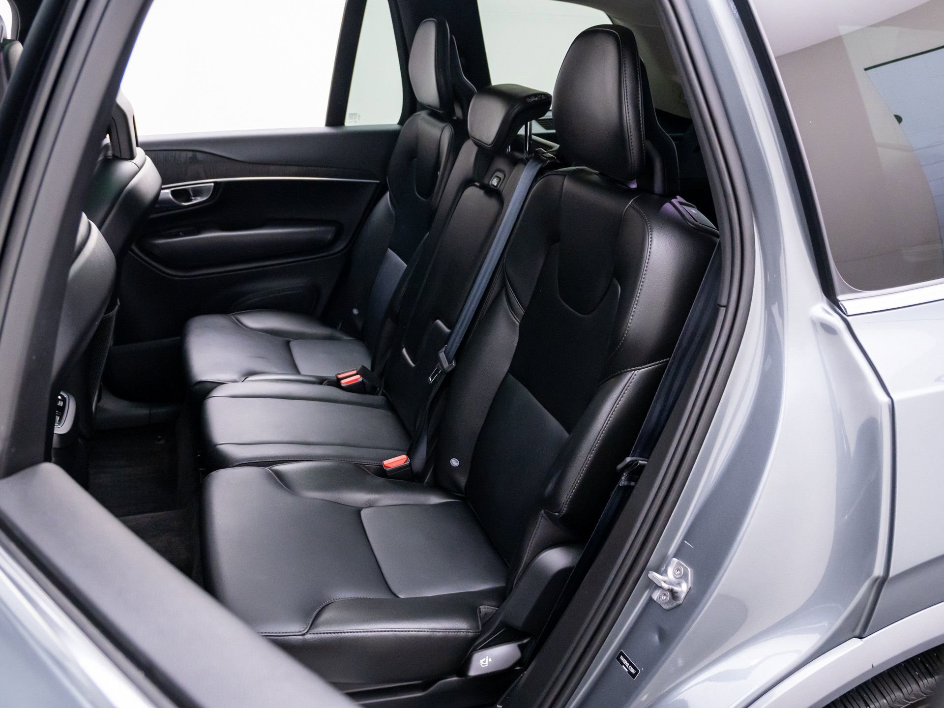 Used 2020 Volvo XC90 T5 Momentum image 16