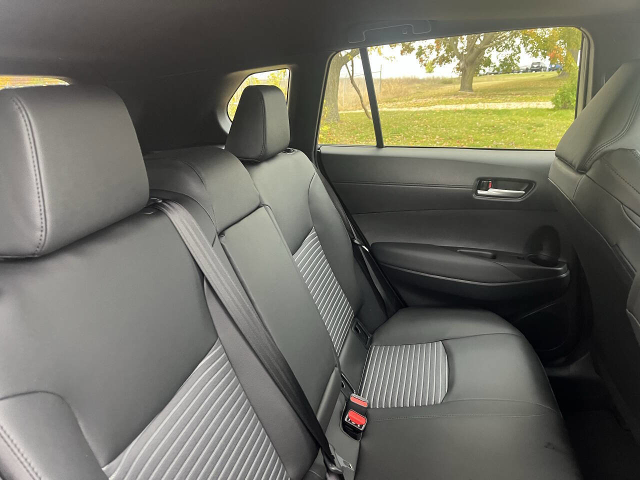 Used 2024 Toyota Corolla Cross AWD Hybrid image 38