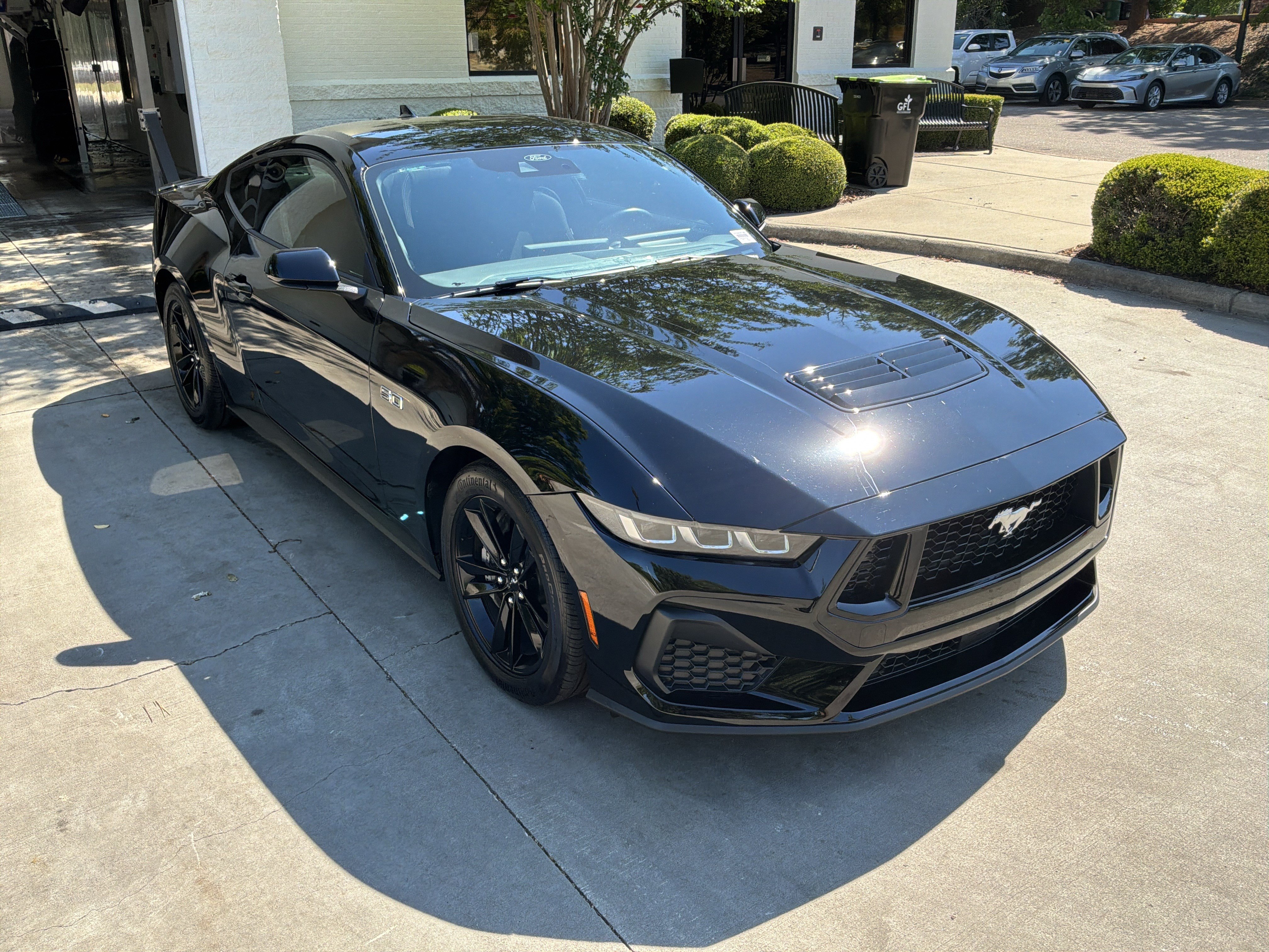 Used 2025 Ford Mustang GT RWD image 2