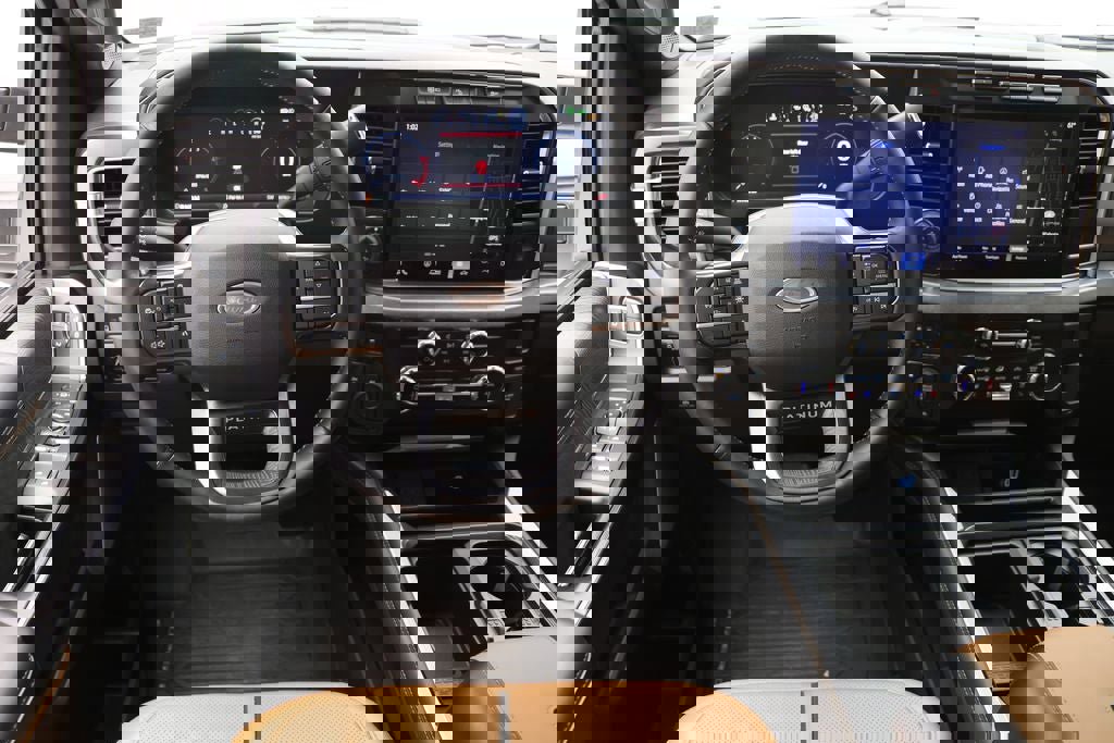 Used 2024 Ford F450 Platinum image 24