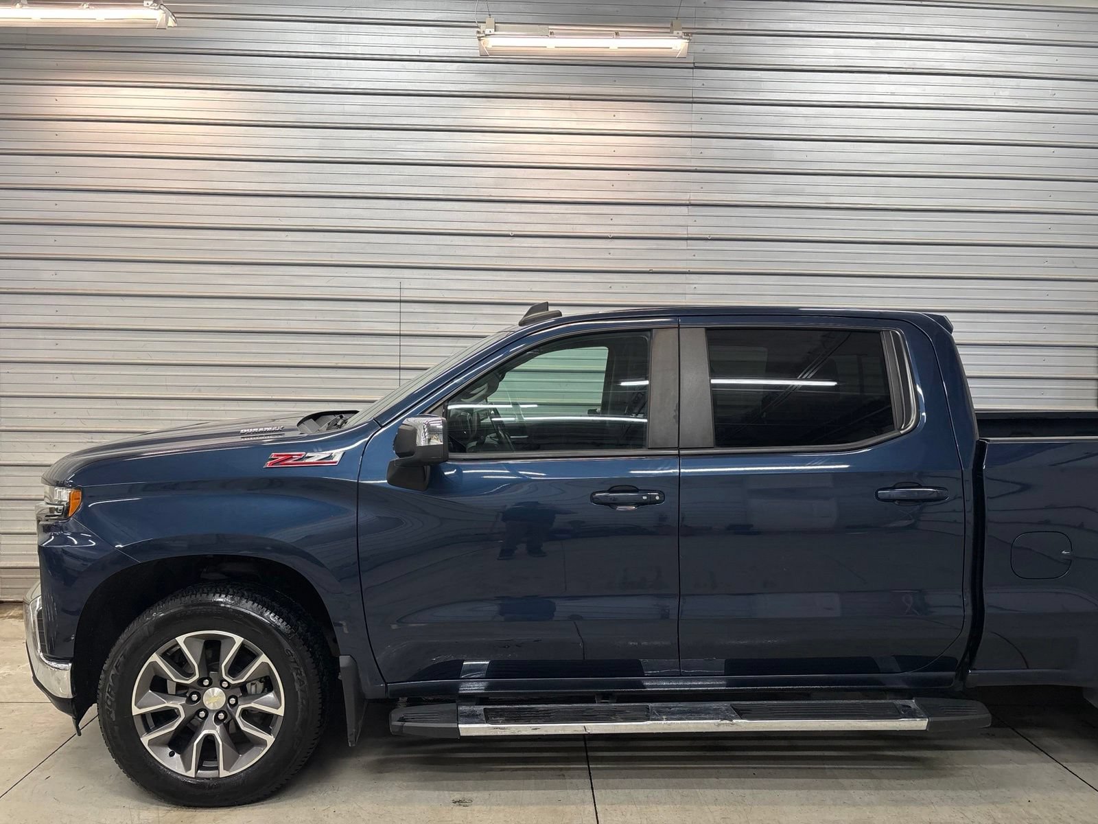 Used 2020 Chevrolet Silverado 1500 LT w/ All-Star Edition AWD/4WD image 3