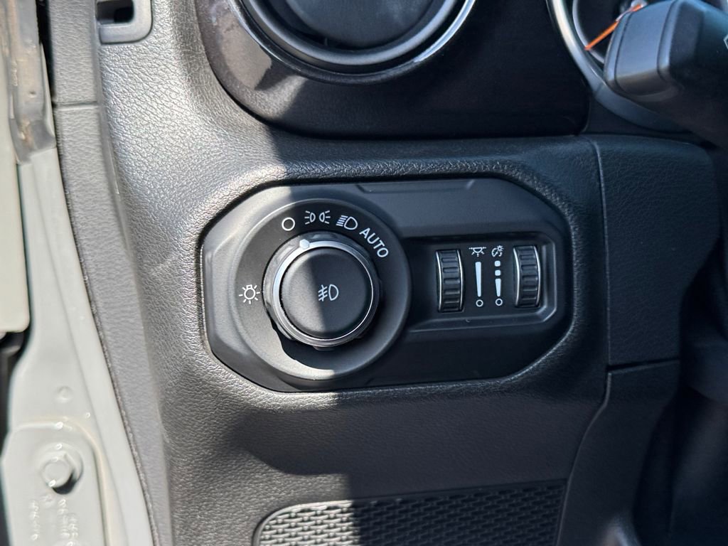 Used 2020 Jeep Wrangler Unlimited Sport image 31