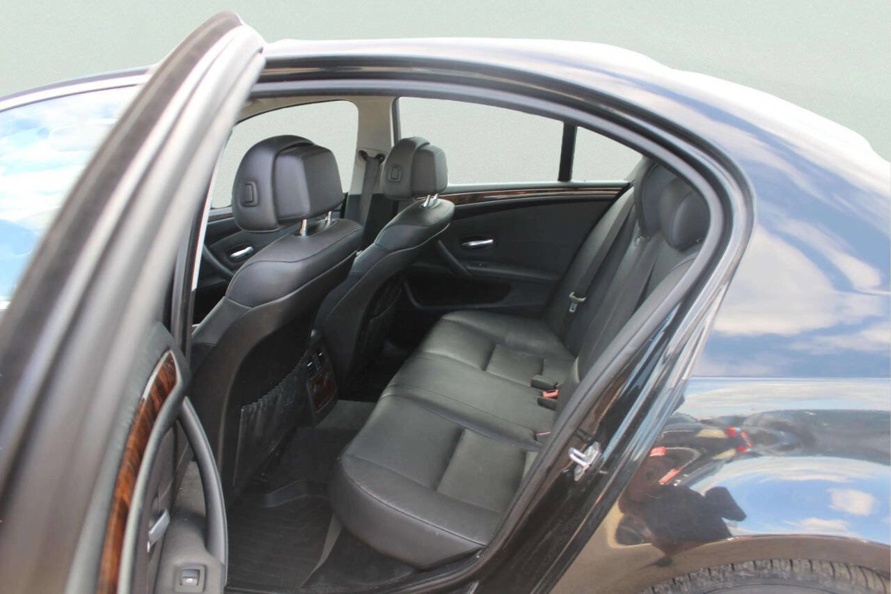Used 2010 BMW 535i xDrive Sedan image 6
