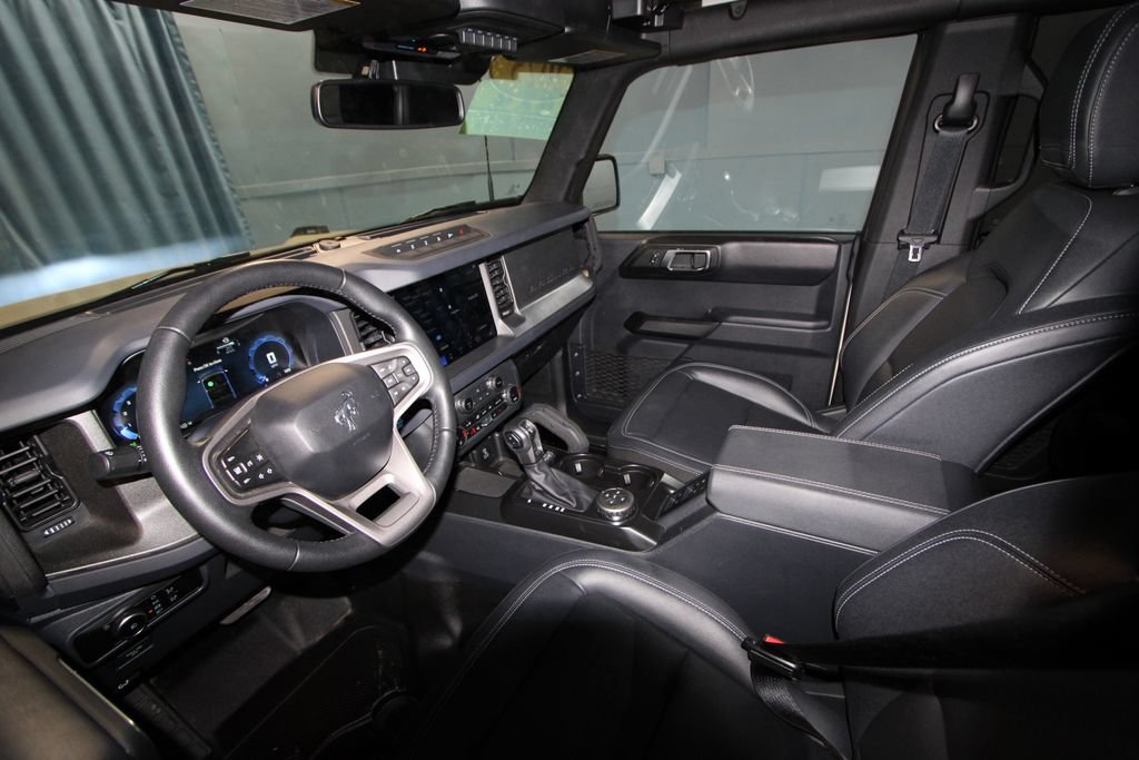 Used 2025 Ford Bronco Badlands AWD/4WD image 2