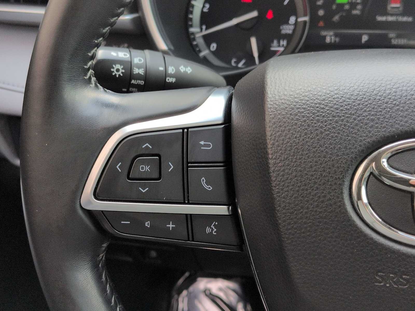 Used 2021 Toyota Highlander XLE AWD/4WD image 26