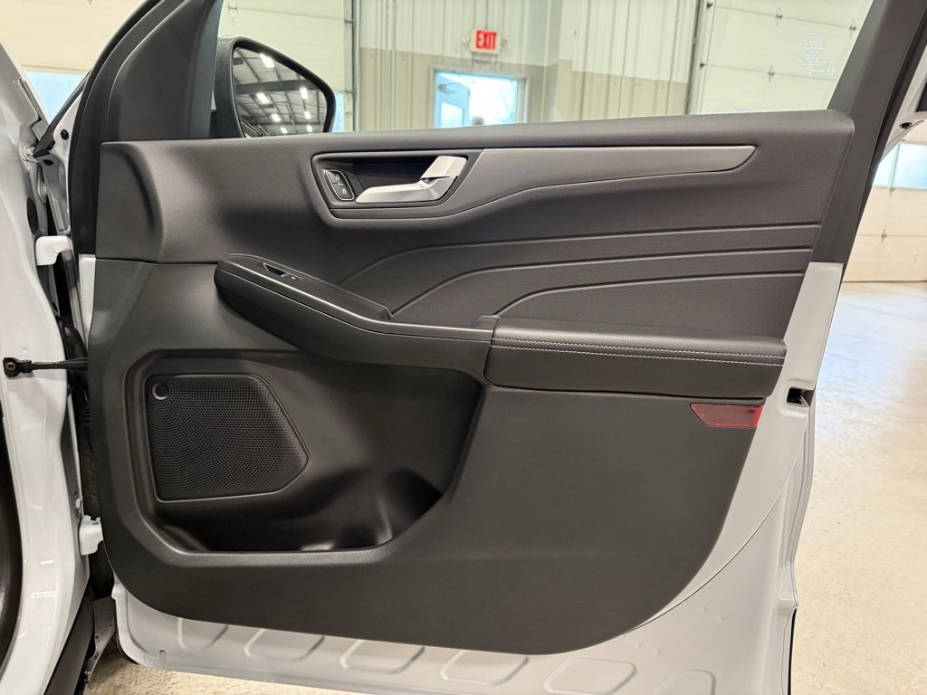 New 2026 Ford Escape SE image 30