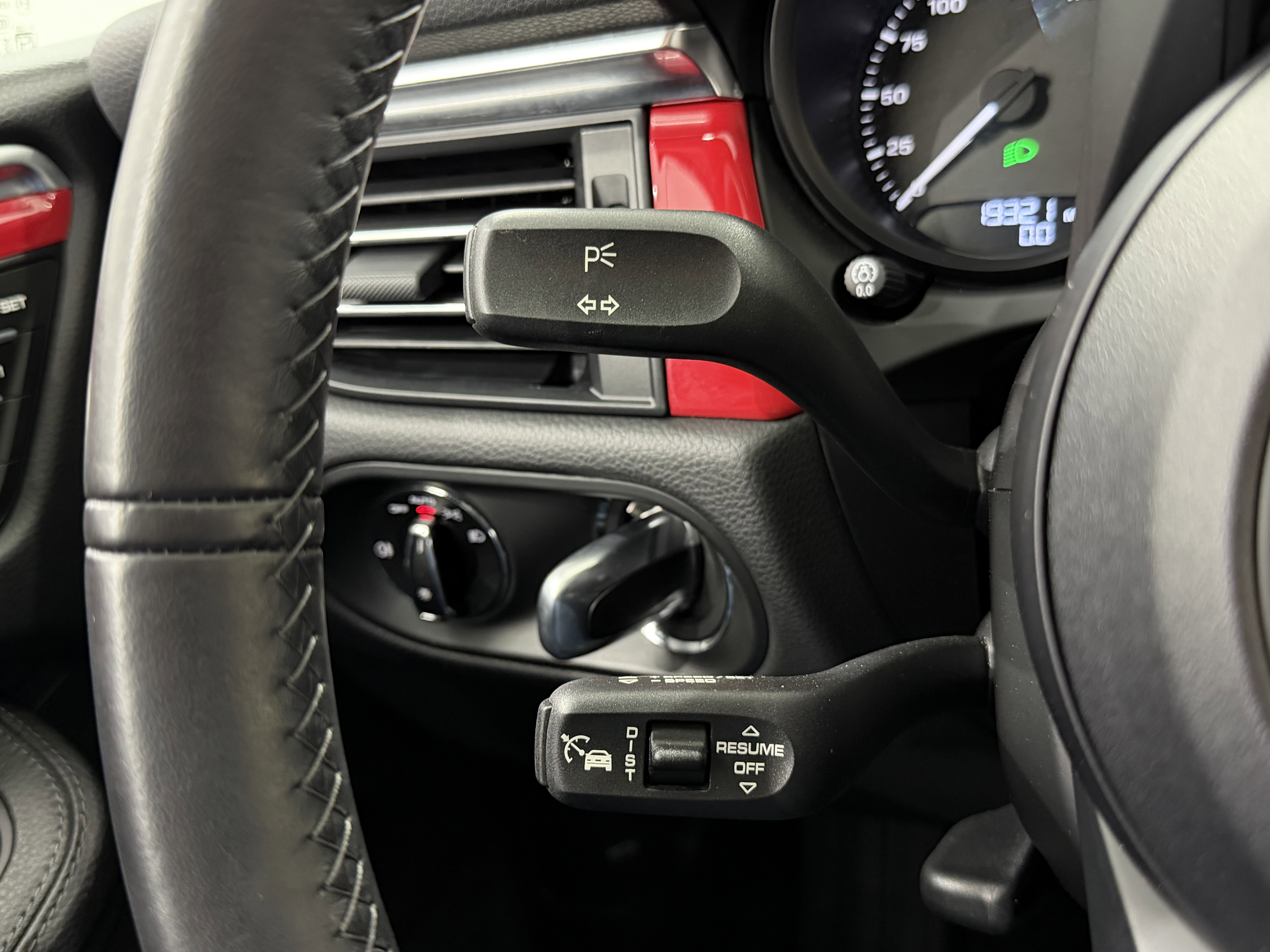 Certified 2024 Porsche Macan image 51