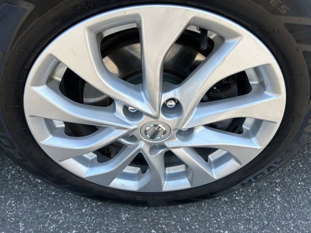 Used 2019 Nissan Sentra S w/ Appearance Package FWD image 9