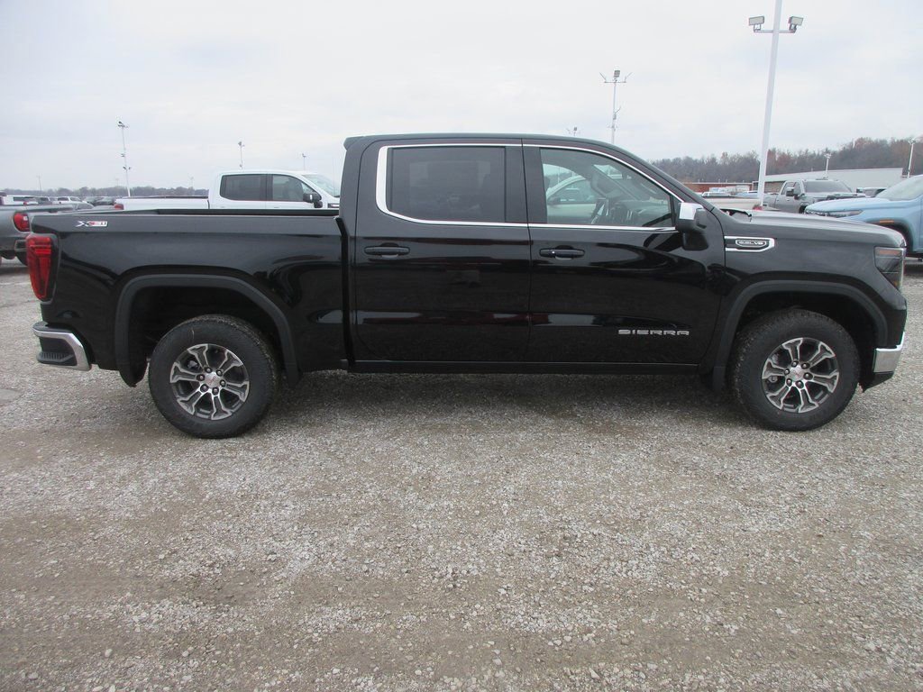 New 2026 GMC Sierra 1500 SLE image 3