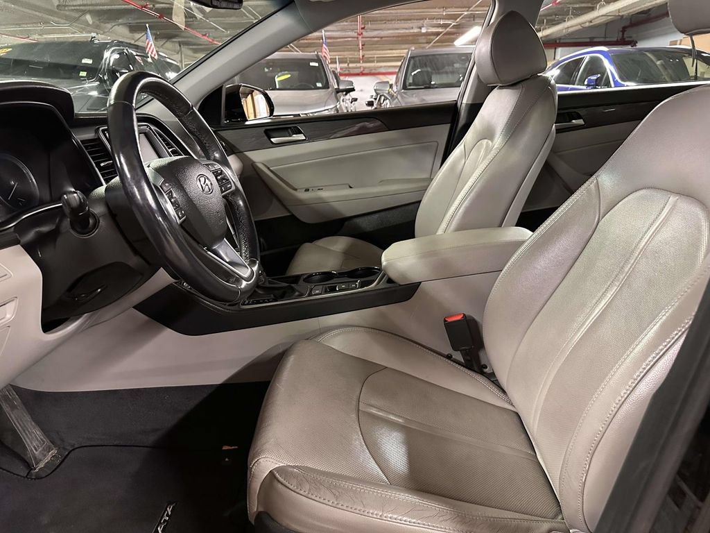 Used 2019 Hyundai Sonata Limited FWD image 17