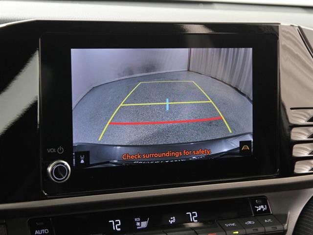 Used 2025 Toyota Camry SE image 13