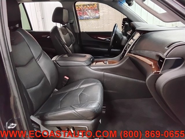 Used 2015 Cadillac Escalade Luxury AWD/4WD image 16