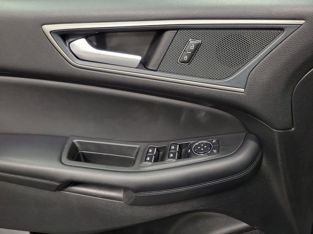 Used 2024 Ford Edge SEL image 18