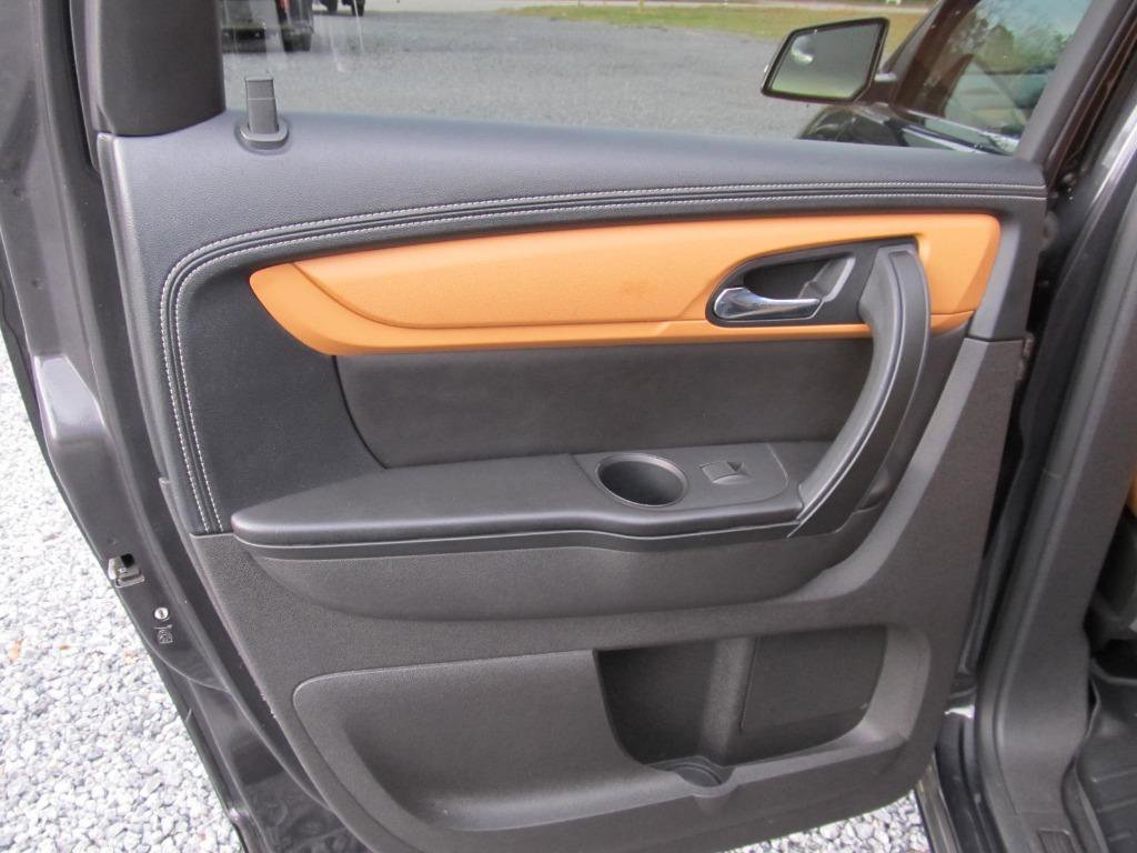 Used 2013 Chevrolet Traverse LT image 28