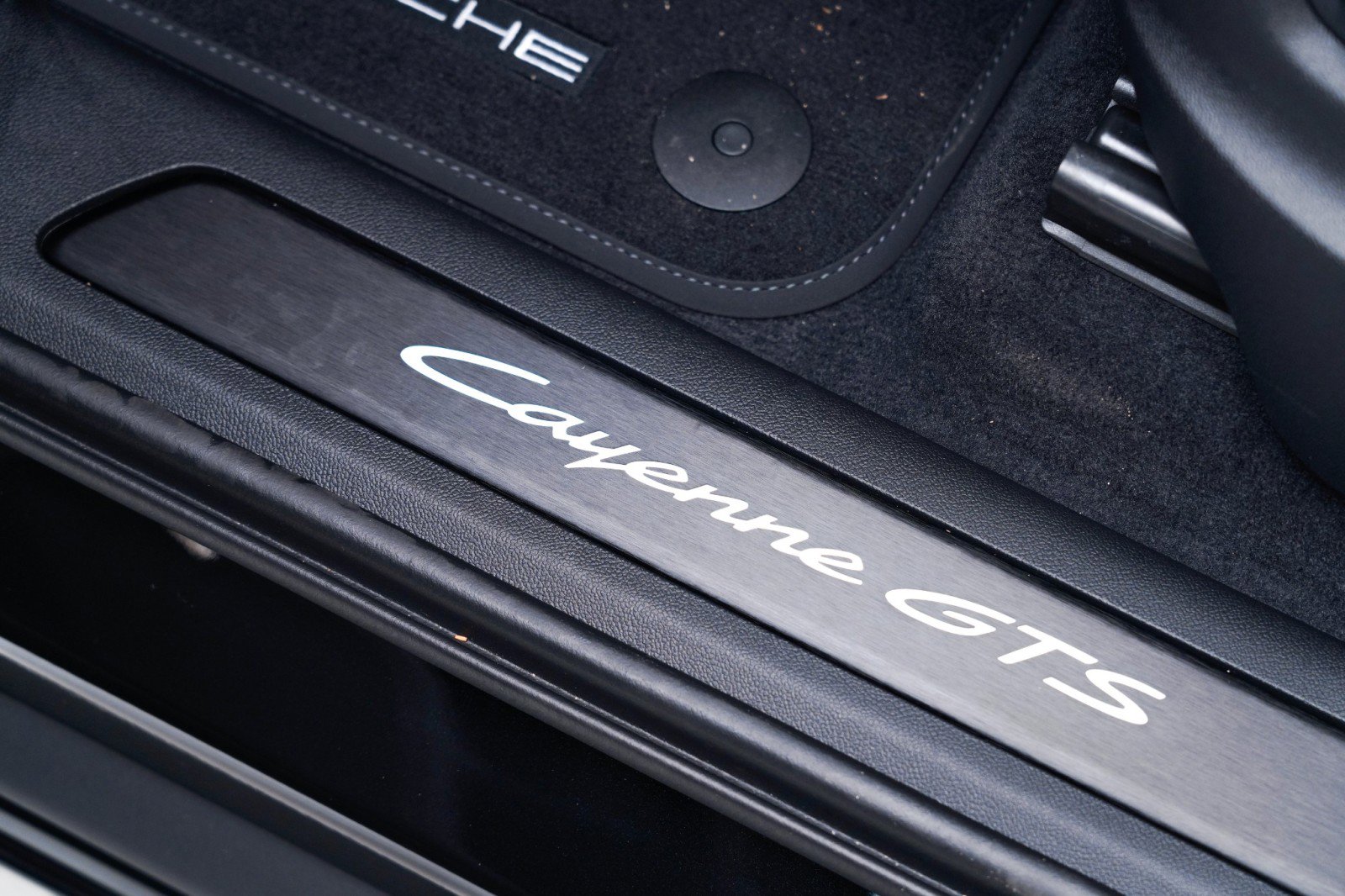 New 2026 Porsche Cayenne GTS image 14