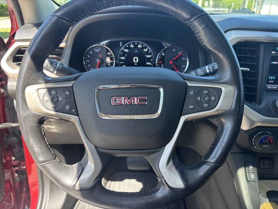 Used 2018 GMC Acadia Denali w/ Technology Package FWD image 33
