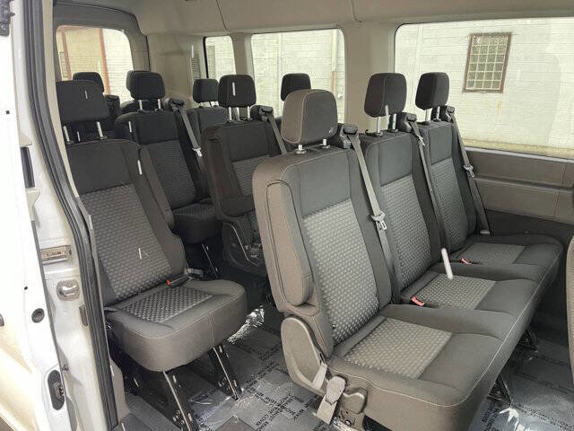 Used 2023 Ford Transit 350 XLT image 7