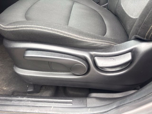 Used 2017 Kia Soul + FWD image 13