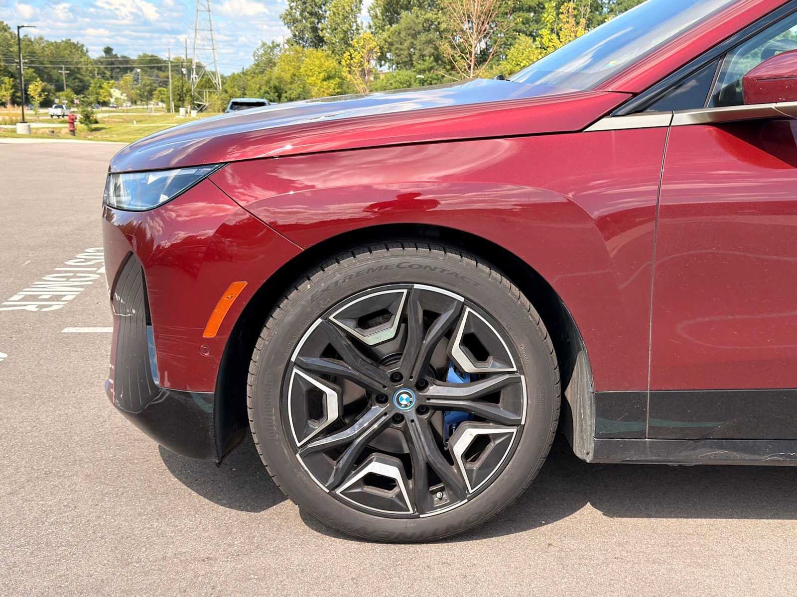 Used 2022 BMW iX xDrive50 w/ Premium Package AWD/4WD image 2